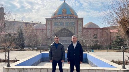 Azərbaycanlı deputatlar İrəvanda Göy məscidi ziyarət ediblər