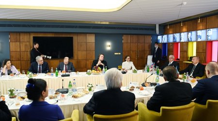 Prezident deputatların Ermənistana səfərindən danışıb