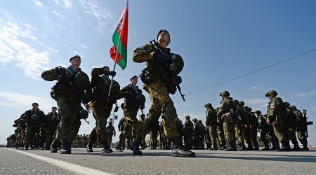 В Белоруссии отвергли сообщения об участии военных страны в операции в Донбассе