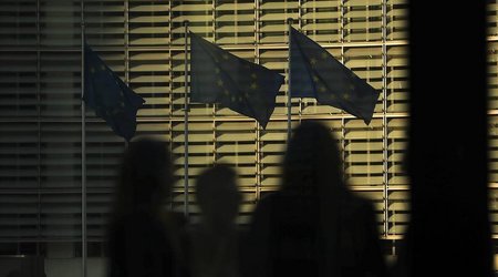 ЕС одобрил второй пакет санкций против России