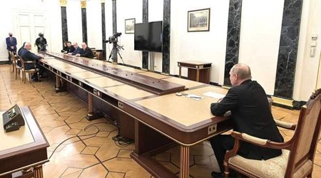 İqtisadi sektor rəsmiləri Putinin uzun masasına çağırılıb - FOTOLAR