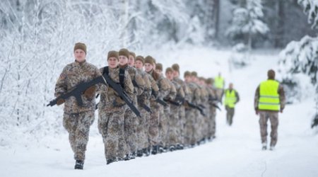 Парламент Латвии разрешил добровольцам воевать на стороне Украины