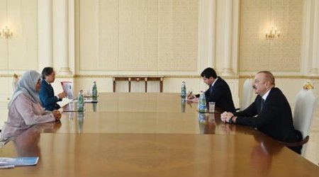 Алиев обсудил с Чавушоглу развитие союзнических отношений Баку и Анкары