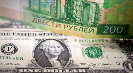 Центробанк России запретил банкам продавать людям валюту