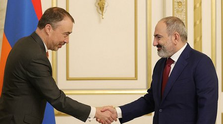 Pashinyan, EU Special Rep mull situation in Karabakh