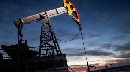 Цены на нефть падают более чем на 5%