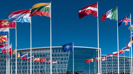 Emergency NATO summit on Ukraine starts