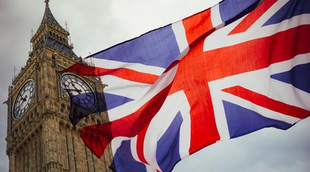 Великобритания ввела запрет на инвестиции в Россию
