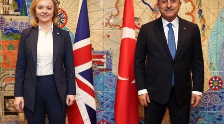 Türkiyə və Britaniya rəsmiləri Ukraynadakı durumu müzakirə edib