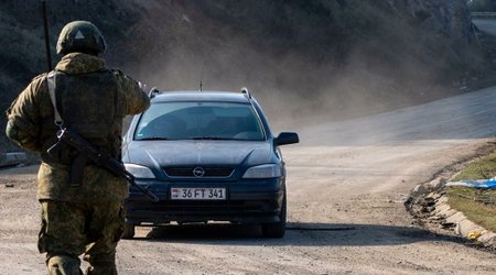 Армянские СМИ: Азербайджан в любой момент может перекрыть Лачинский коридор