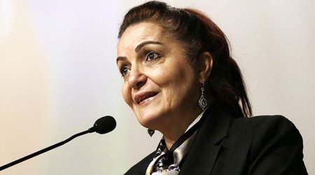 Prezident Aygün Attarı təltif etdi