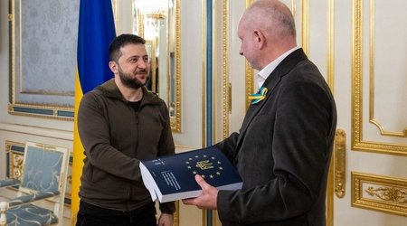 Зеленский передал ЕС анкету на вступление Украины в союз