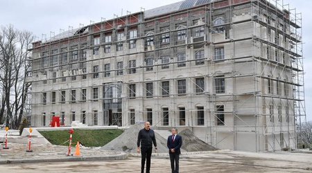 Prezident Şuşada inzibati binanın əsaslı təmiri ilə tanış oldu
