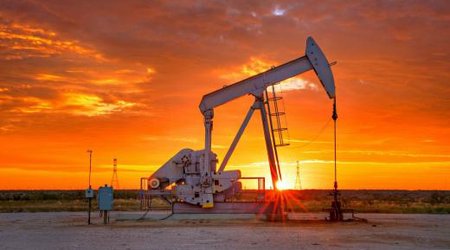 Нефть дешевеет на опасениях падения спроса в Китае