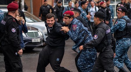 7 participants of anti-Pashinyan protests detained in Yerevan