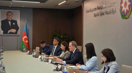 Ceyhun Bayramov Yaponiya XİN başçısının müavini ilə görüşüb