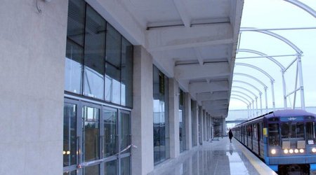 Изменен график движения поездов в направлении станции метро "Бакмил"