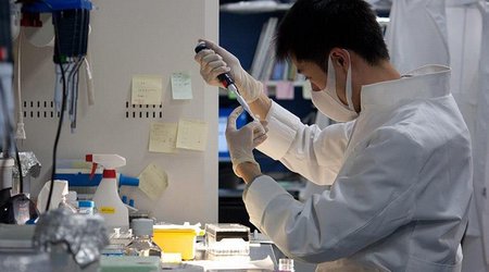 Pfizer CEO optimistic about cancer treatment