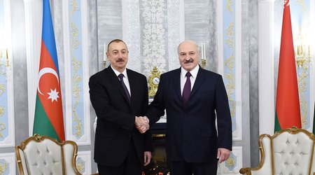 Александр Лукашенко поздравил Ильхама Алиева