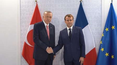 Macron intends to talk by phone with Erdogan