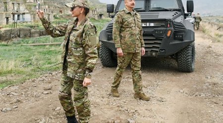 Алиевы посетили Физули и Джебраил