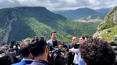 Сельджук Байрактар призвал посещать  Шушу
