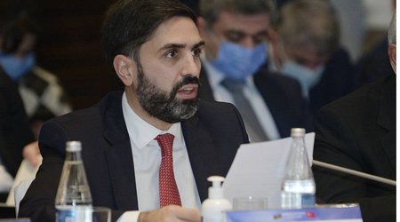 Rövşən Nəcəf Azərbaycanın qarşıdakı illərdə neft tələbatından DANIŞDI