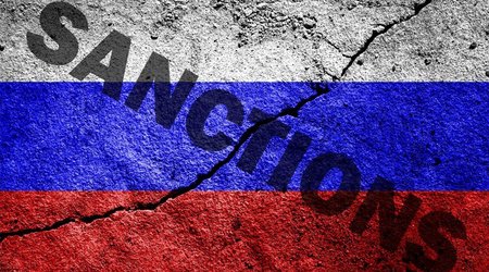 Ukraine suggests imposing sanctions on 100,000 Russian citizens