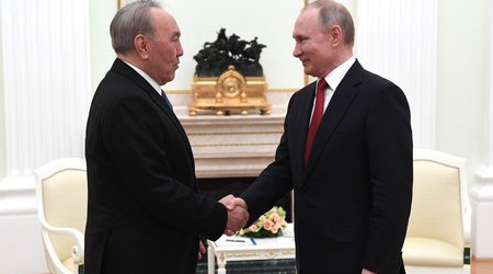 Nazarbayev, Putin mull bilateral ties in Moscow