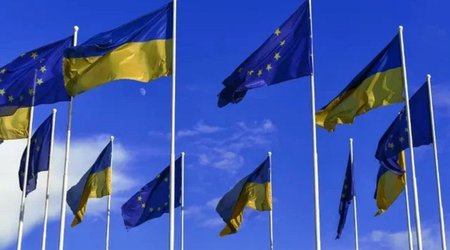 Politico: EC to recommend granting Ukraine official status as EU candidate country