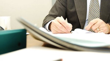 Dövlət qulluqçularının orta aylıq maaşı açıqlandı - RƏSMİ