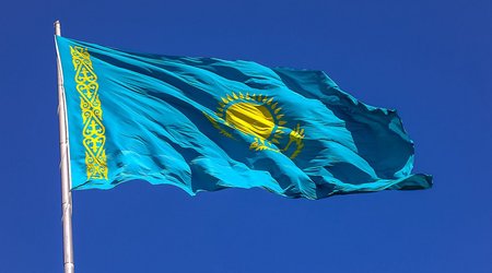 Russia restricts shipment of Kazakh oil, gets its coal banned in response