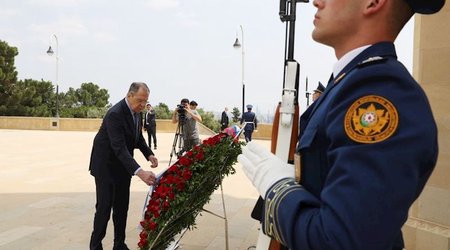 Lavrov Şəhidlər Xiyabanında - Video