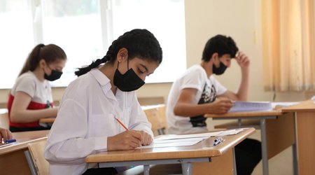 В Азербайджане прошли вступительные экзамены по II группе специальностей