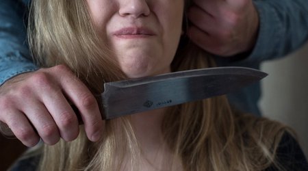 В Товузе 36-летнюю женщину ударили ножом