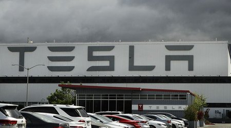 Tesla grows revenue 42%