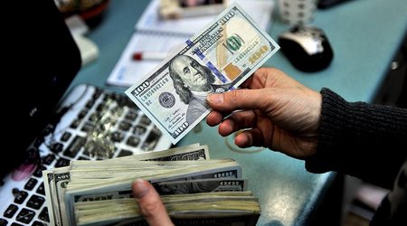 Dollar slips against euro, yen on unexpected decline in US GDP