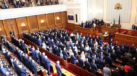 Bolqarıstan prezidenti parlamenti buraxdı