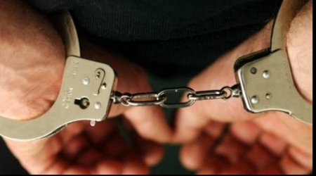 В Азербайджане несколько должностных лиц арестованы за взятку