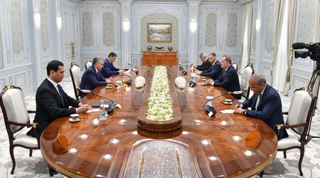 Mikayıl Cabbarov Özbəkistan prezidenti ilə görüşüb