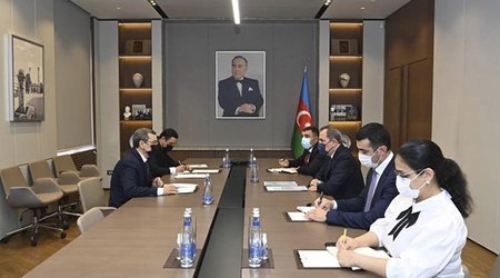 Ceyhun Bayramov yeni səfiri qəbul etdi