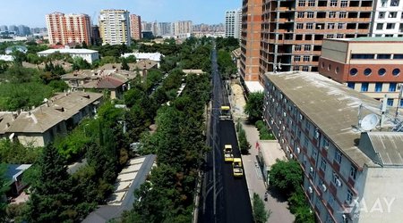 В Баку ремонтируется улица Мехсети Гянджеви