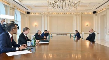 Президент Алиев считает важным активизацию сотрудничества с Алжиром