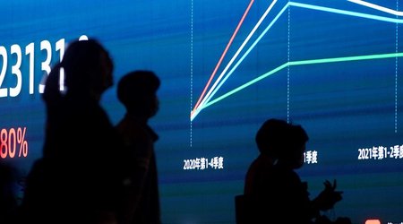 China talks on stagflation risk in global economy