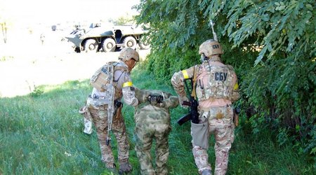 Two Russian crime lords detained in Ukraine