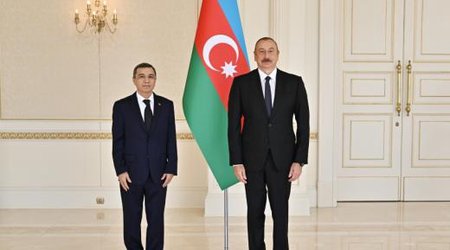 Алиев принял верительные грамоты нового посла Туркменистана в Азербайджане