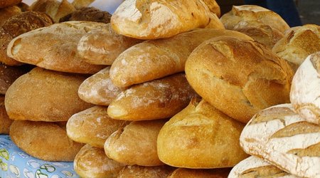 В Азербайджане установлены верхние пределы цен на муку и хлеб