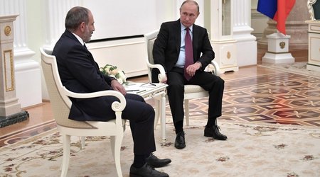 Putin, Pashinyan discuss implementation of trilateral agreements