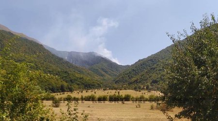 В Огузе горит горная местность