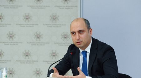 Министр призвал родителей отдавать детей в азербайджанский сектор